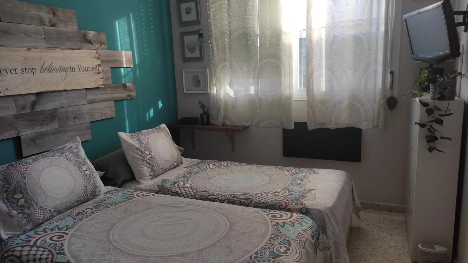 Habitacion Doble Con Aseo Compartido Coria Del Rio Homestay
